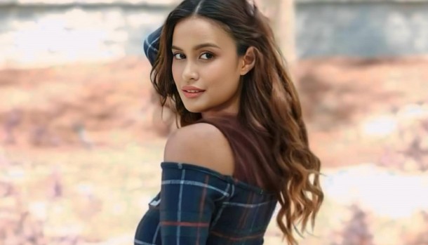 Pinay banker in Dubai who models on weekends pursuing acting career, too 